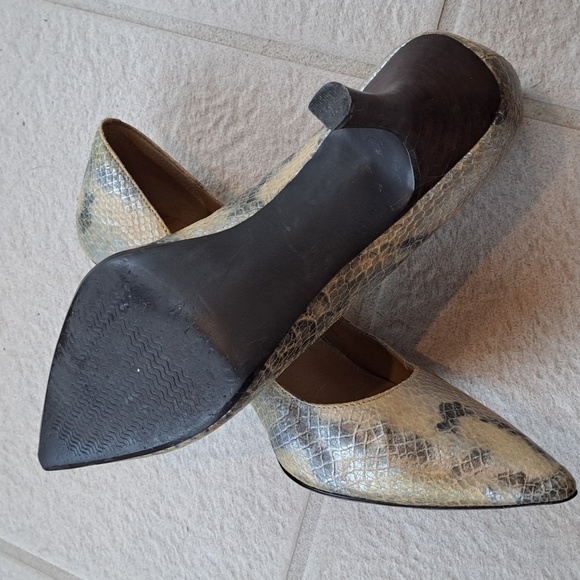 Preview International Metalic Snake Print Leather Pumps - Picture 6 of 9